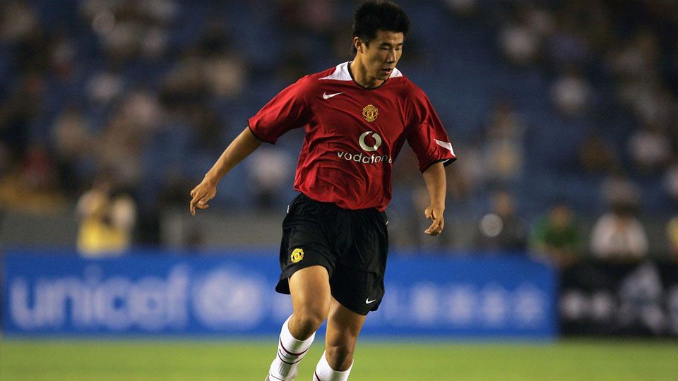 Dong Fangzhuo saat dipercaya tampil bersama Manchester United. Copyright: © goal